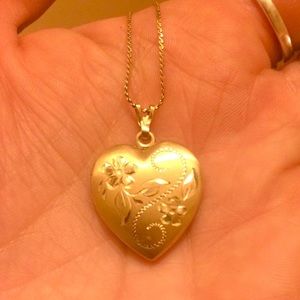 Gold Filled Etched Vintage 1” Locket on 18” Chain